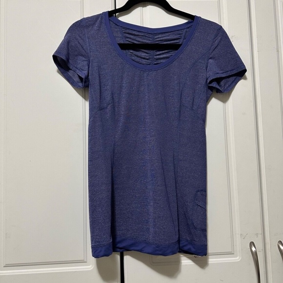 Lululemon Short Sleeve Shirt 4 - Picture 4 of 5